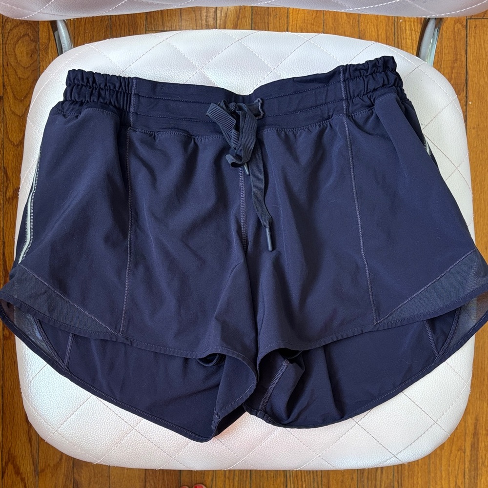lululemon hotty hot shorts 4”